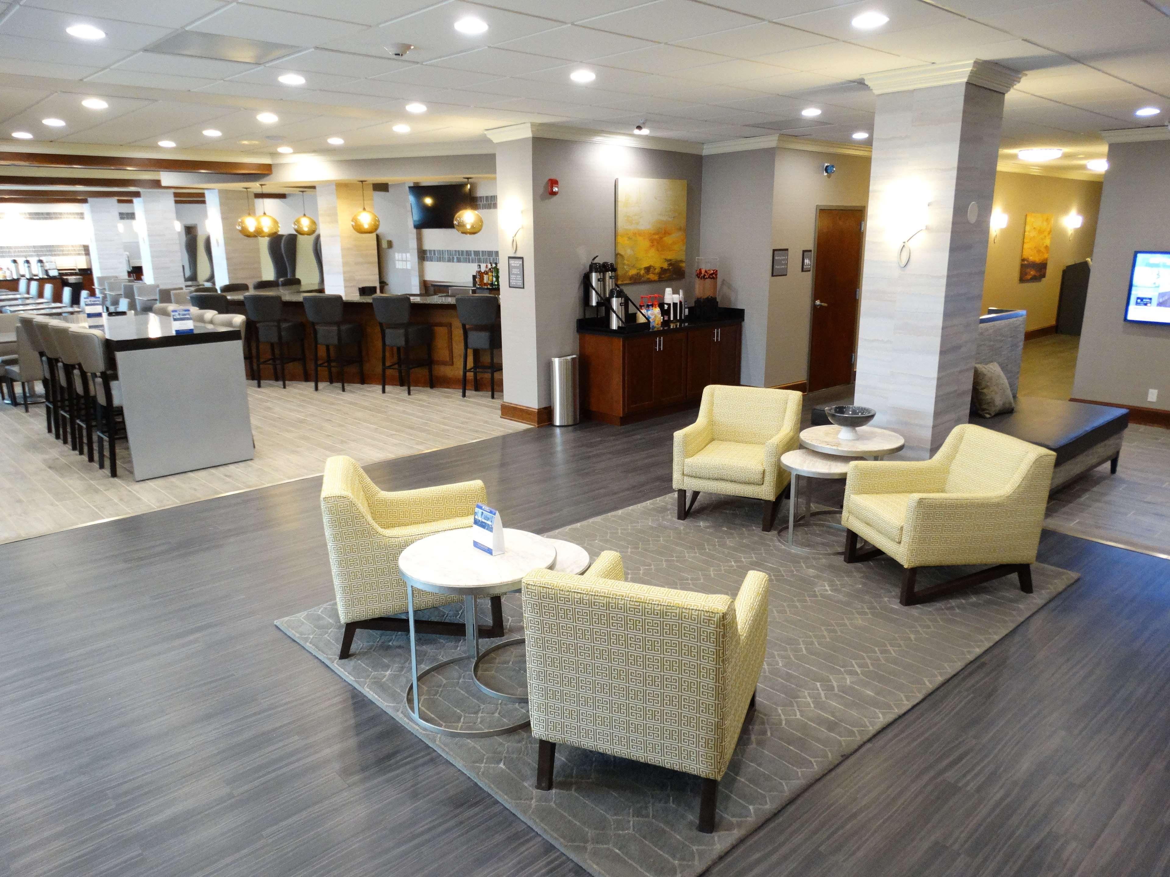 Best Western Premier Airport/Expo Center Hotel Louisville Interior photo