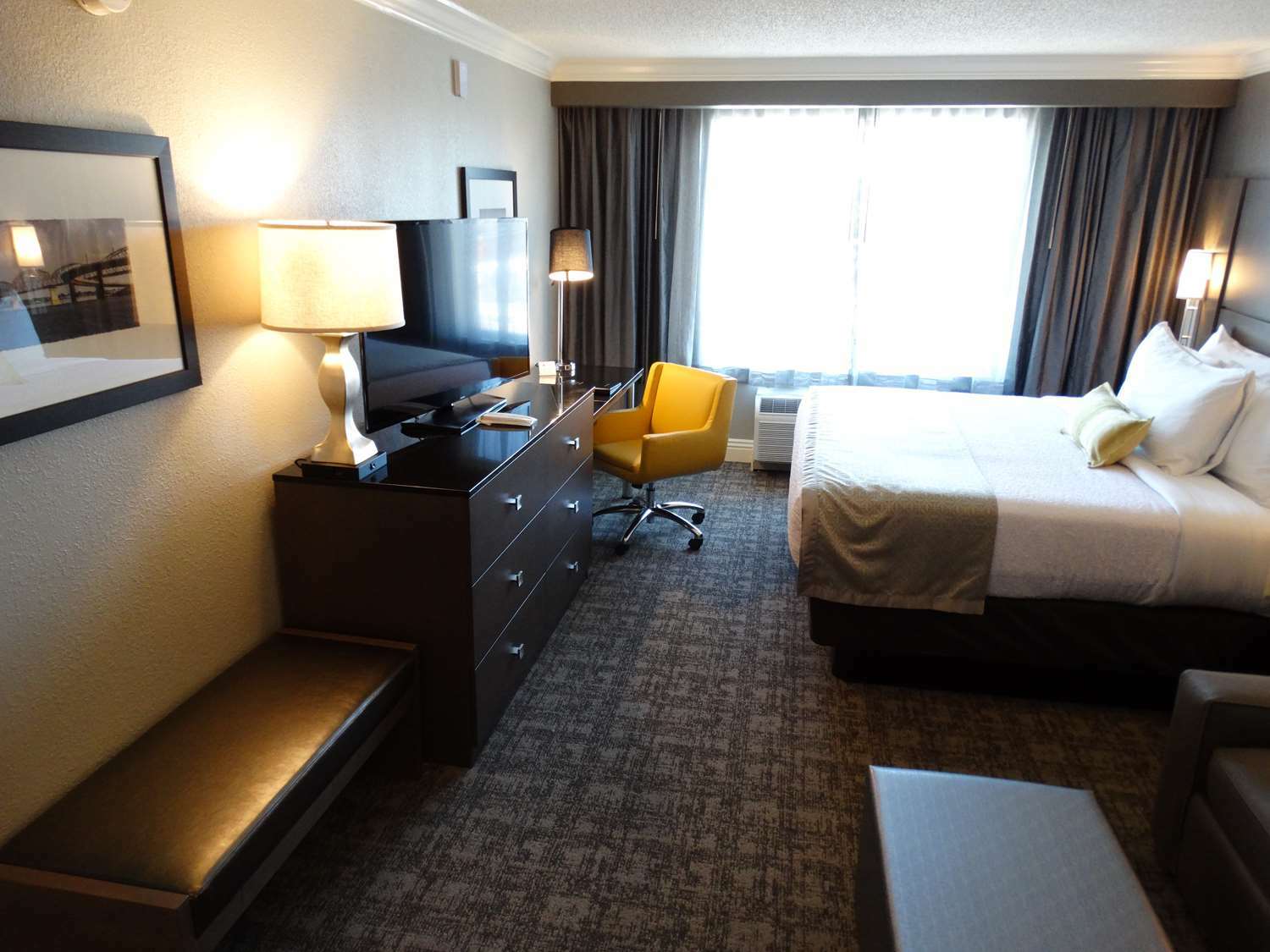 Best Western Premier Airport/Expo Center Hotel Louisville Room photo